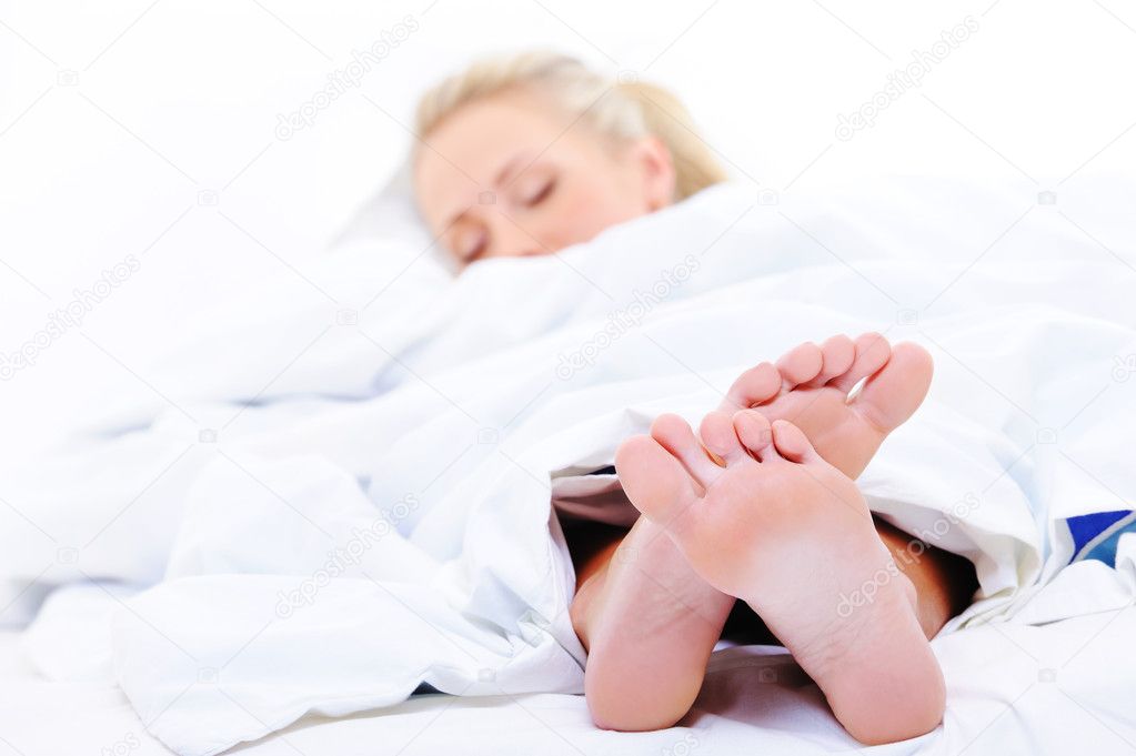 A Scientist Recommends Bare-bottom at Night
